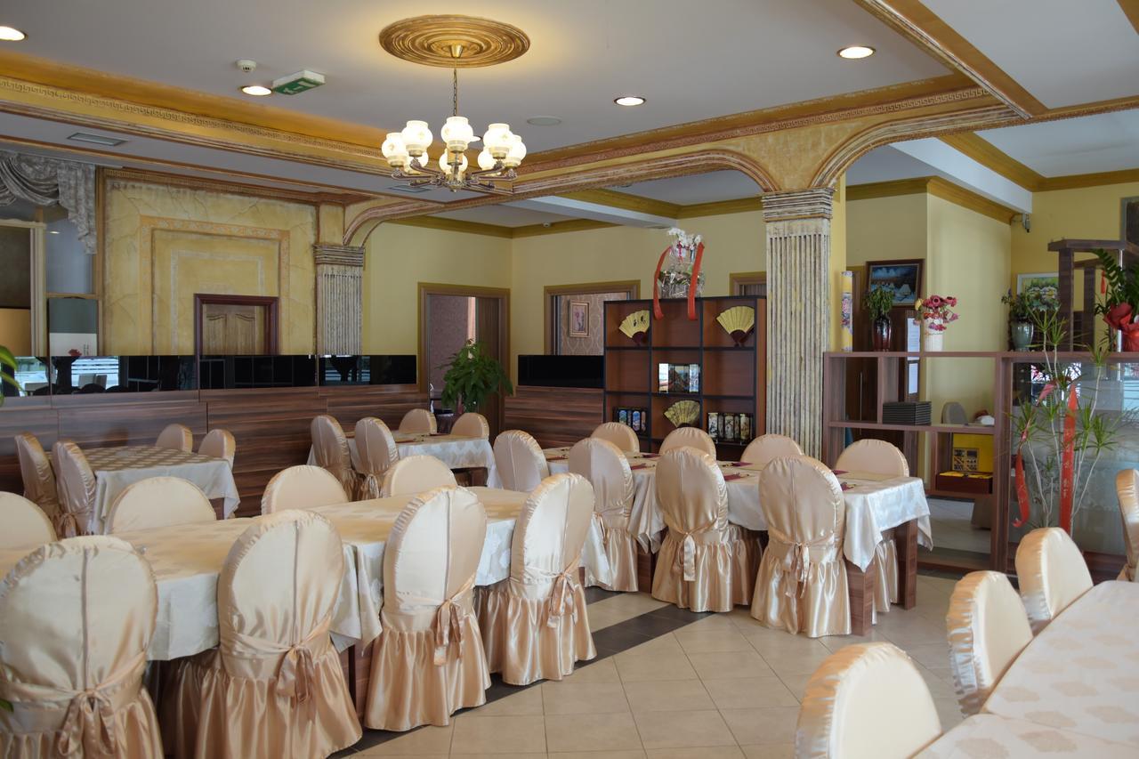Hotel & Restaurant Great Wall - Airport Sarajevo Eksteriør bilde